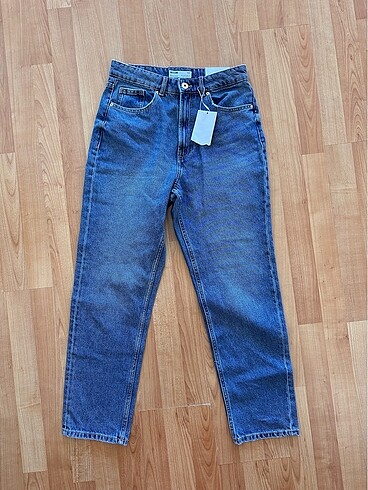 Bershka jean hiç giyilmedi yeni etiketli