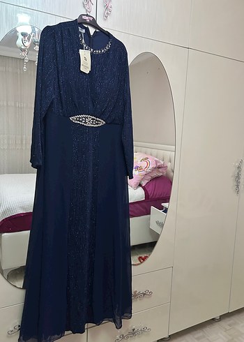 Kemer Detaylı Lacivert Uzun Abiye Elbise