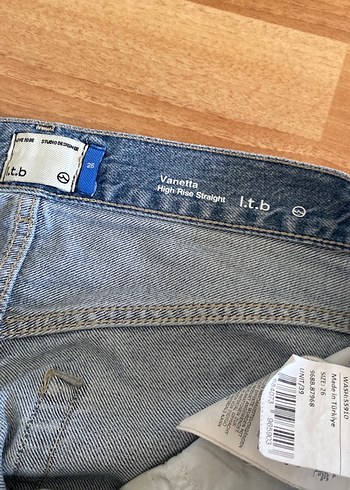 26 Beden mavi Renk Düğmeli Gri Mavi Midi Kadın Kot Pantolon