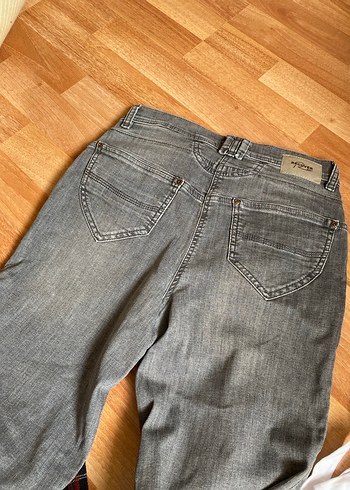 Gri Regular Fit Kadın Midi Denim Jean - Görsel 4