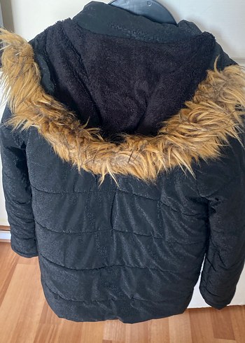 Siyah Kürklü kız çocuk mont - Görsel 3