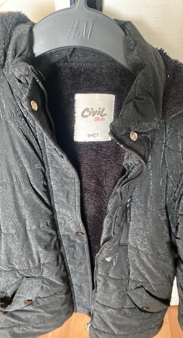 Siyah Kürklü kız çocuk mont - Görsel 2