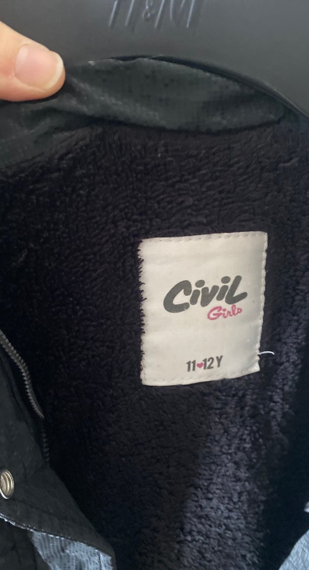 Siyah Kürklü kız çocuk mont - Görsel 4