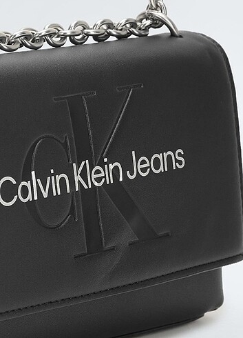Calvin Klein Sculpted Mono