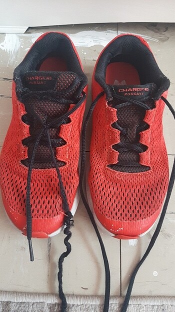 Under armour markası Çocuk ayakkabısi????