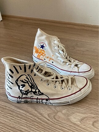 Converse çok iyi durumda