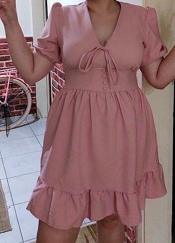 Toz pembe tatlı bir elbise