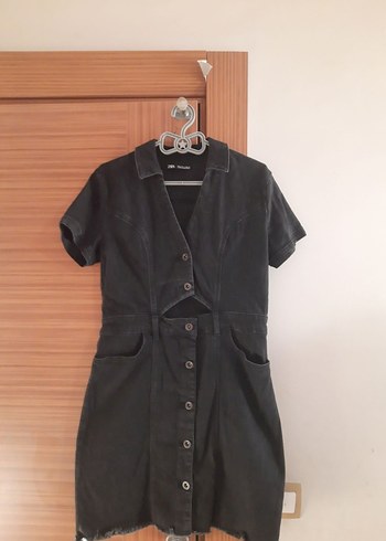 Zara Düğmeli Siyah Denim Midi Elbise