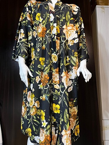 Canlı şık kimono
