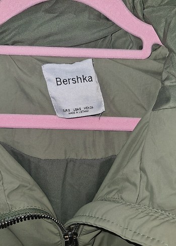 Bershka Rahat Kesim Yeşil Kışlık Mont - Görsel 2