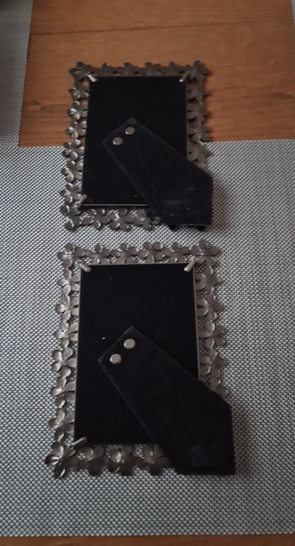 Çiçek Desenli Kahverengi Metal Çerçeve - Görsel 4