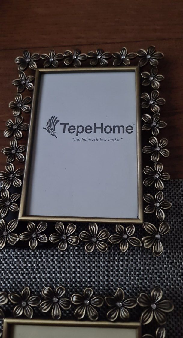 Çiçek Desenli Kahverengi Metal Çerçeve - Görsel 3