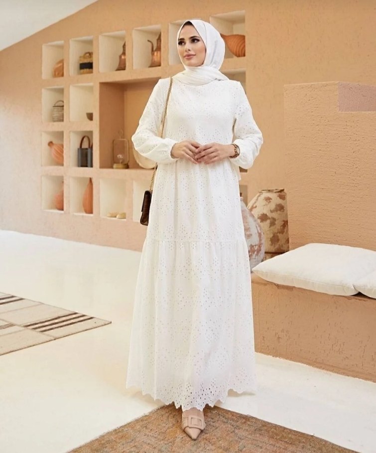 Dantel Detaylı Beyaz Uzun Elbise - Görsel 3