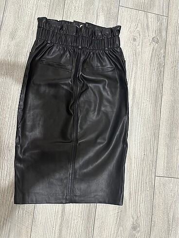 xs Beden siyah Renk Bershka Suni Deri Etek