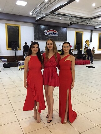 Zara saten kırmızı elbise görünümlü tulum