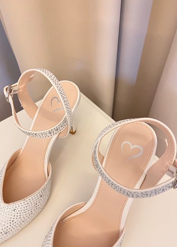 Deichmann Beyaz Taşlı Stiletto Abiye Ayakkabı