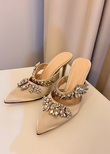 Bej İşlemeli Taşlı Stiletto Kadın Abiye Ayakkabı