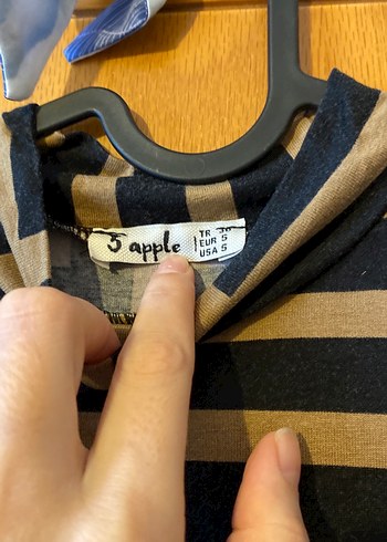 Desenli Dik Yakalı Penye Bluz - Görsel 2