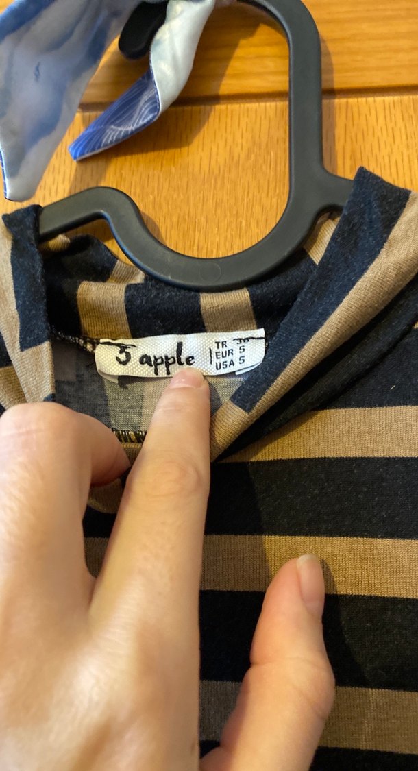 Desenli Dik Yakalı Penye Bluz - Görsel 2