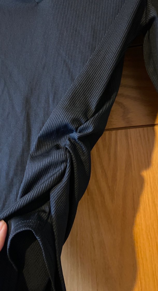 V Yaka Siyah Uzun Kollu Kadın Bluz - Görsel 2