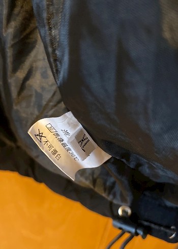 Gri Kapüşonlu ve Siyah Kışlık Mont - Görsel 7