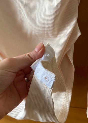 Beyaz V Yakalı Uzun Kollu Kadın Bluz - Görsel 4