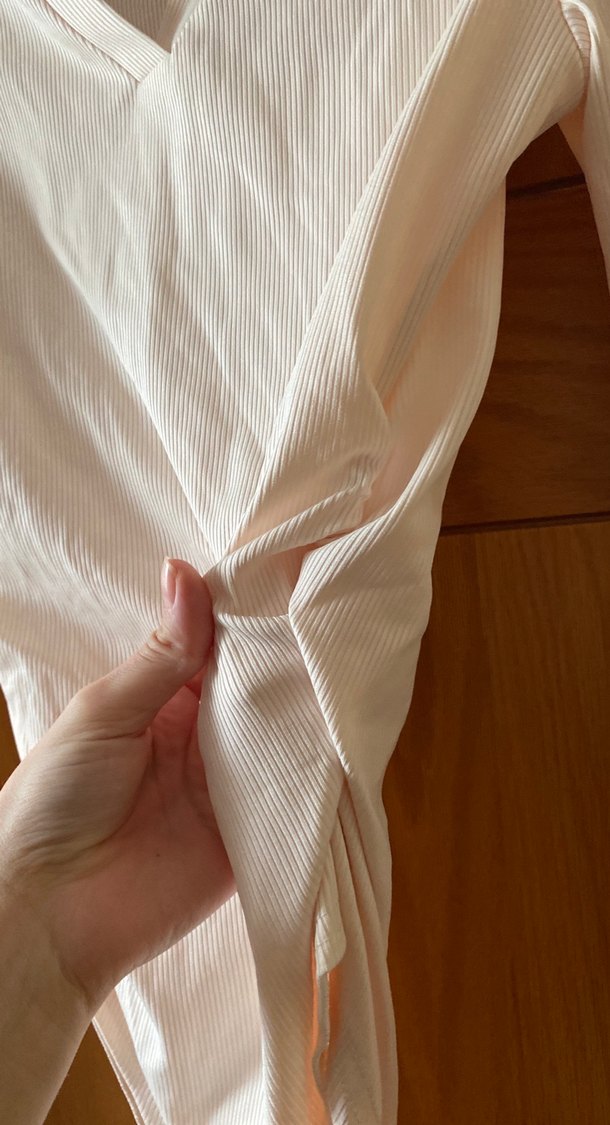 Beyaz V Yakalı Uzun Kollu Kadın Bluz - Görsel 3