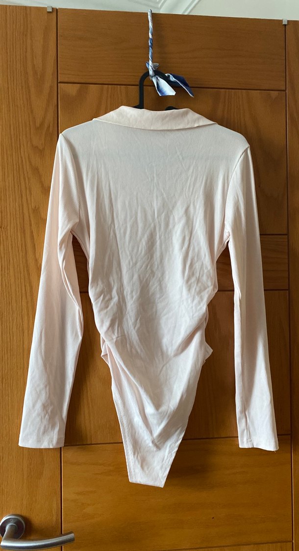 Beyaz V Yakalı Uzun Kollu Kadın Bluz - Görsel 5