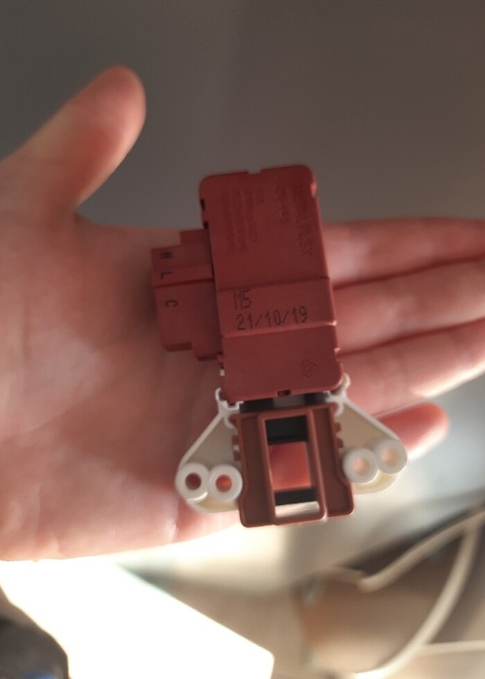 ÇAMAŞIR MAKİNESİ KAPAK SWITCH - Görsel 2