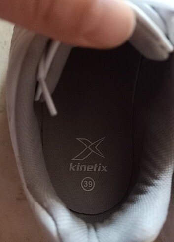 39 numara Kinetix beyaz spor ayakkabı 