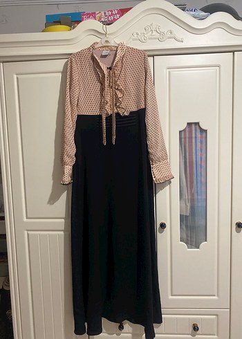 Bej Fırfırlı V Yaka Uzun Kollu Ofis Elbisesi - Görsel 2