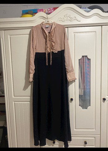 Bej Fırfırlı V Yaka Uzun Kollu Ofis Elbisesi - Görsel 3