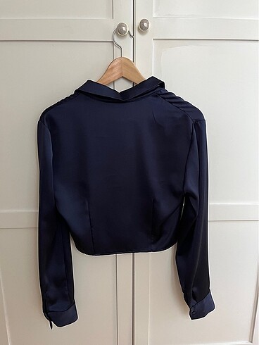 s Beden Stradivarius Saten Crop Gömlek