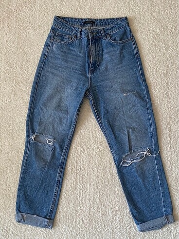 Yırtık dizli yüksel bel mom jeans