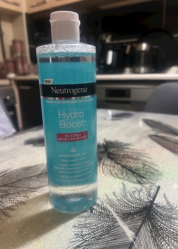 Neutrogena Hydro Boost Makyaj Temizleme Suyu
