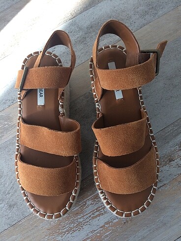 Pull Bear sandalet