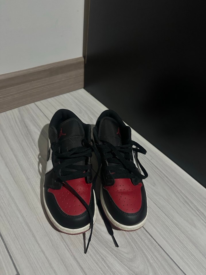 Kırmızı Siyah Kadın NİKE Spor Ayakkabı - Görsel 4