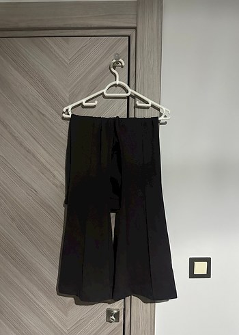 Siyah Pilili Midi Kadın Kumaş Pantolon - Görsel 2