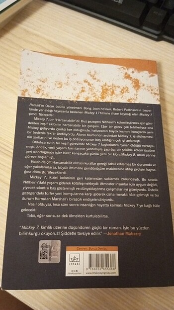 MİCKEY 7 - EDWARD ASHTON