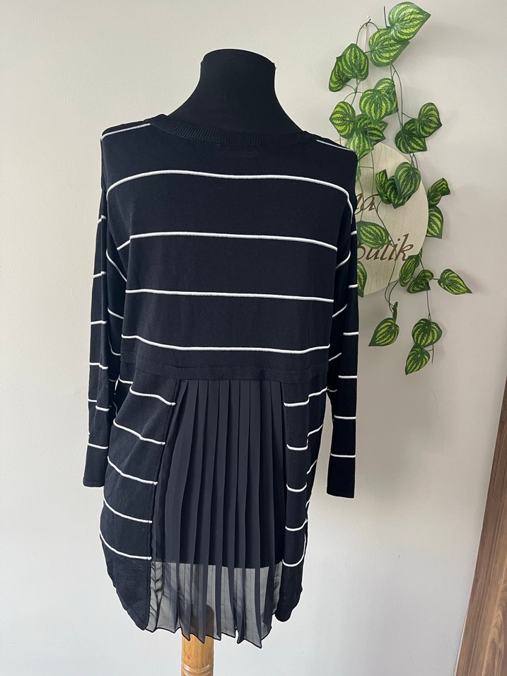 Adl marka Siyah Çizgili  Triko - Görsel 2