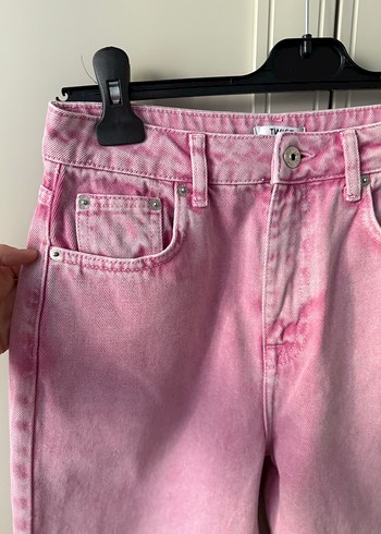 Twist Pembe Batik Desenli Bol Kesim Denim Kadın Pantolon