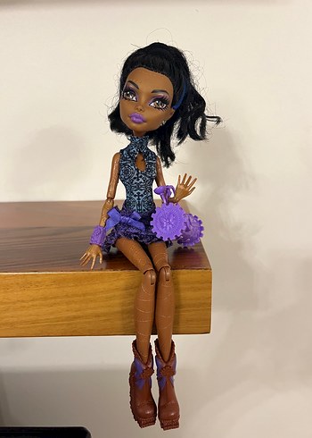 Monster High Robecca Steam Dance Class
