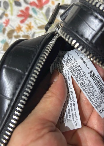 Bershka Siyah Deri Yılan Desenli Zincir Askılı Çanta