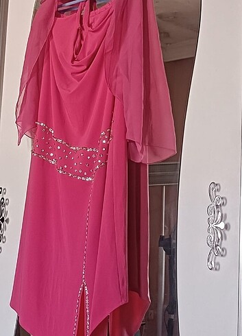 Çok güzel abiye yeni gibi 