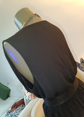 Siyah Kemerli V Yaka Midi Elbise - Görsel 9