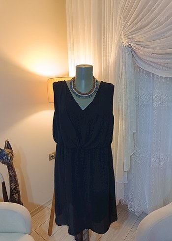 Siyah Kemerli V Yaka Midi Elbise - Görsel 11