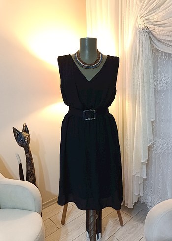 Siyah Kemerli V Yaka Midi Elbise - Görsel 15