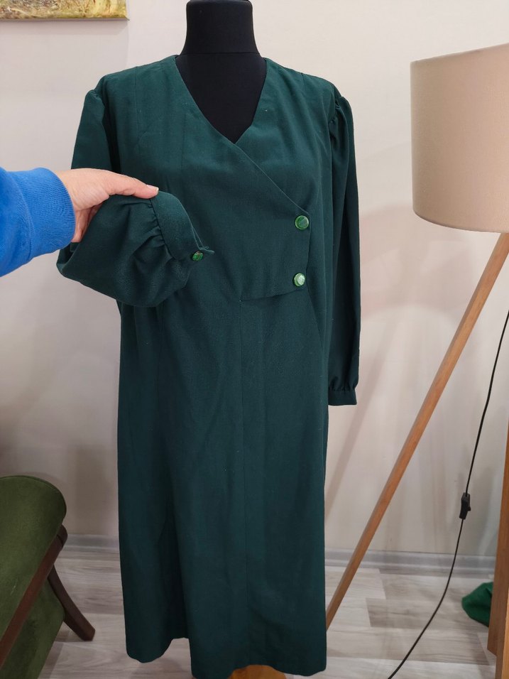 V Yaka Düğmeli Vintage Uzun Elbise - Görsel 4