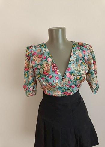 xs Beden Çiçek Desenli V Yakalı zara crop
