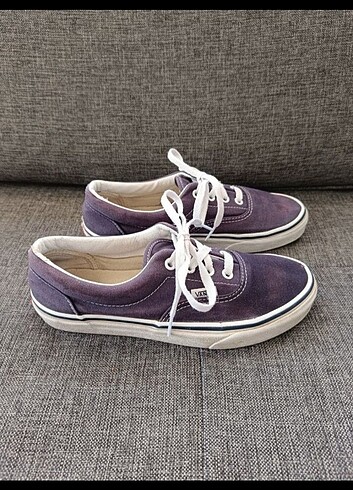 38 Beden lacivert Renk Vans Bayan Ayakkabı ?